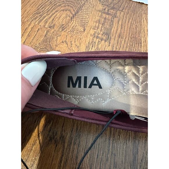 MIA Women’s Macy Faux Suede Smoking Flats Burgundy Size 6 NWOB Comfort Loafers - Picture 8 of 9